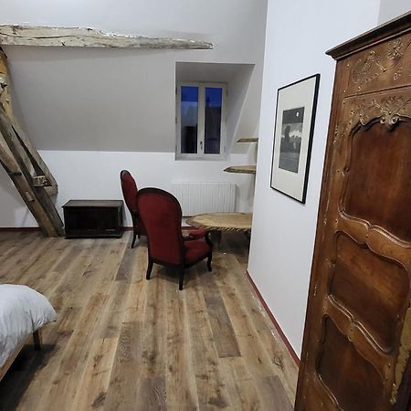 Les Oiseaux De Passage Bed & Breakfast Escolives-Sainte-Camille Bagian luar foto