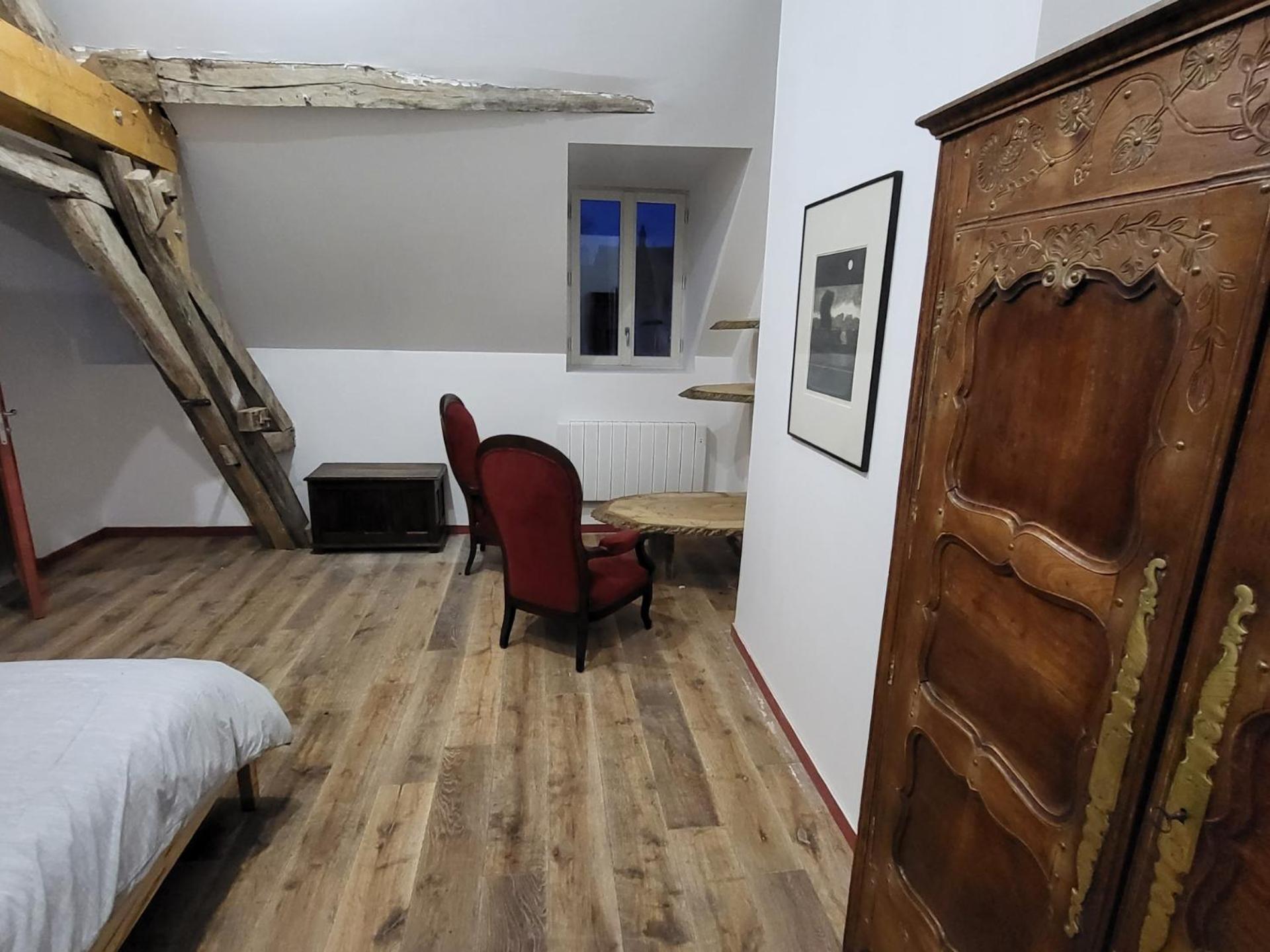 Les Oiseaux De Passage Bed & Breakfast Escolives-Sainte-Camille Bagian luar foto
