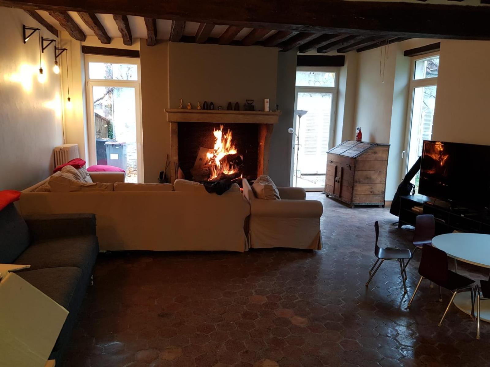 Les Oiseaux De Passage Bed & Breakfast Escolives-Sainte-Camille Bagian luar foto