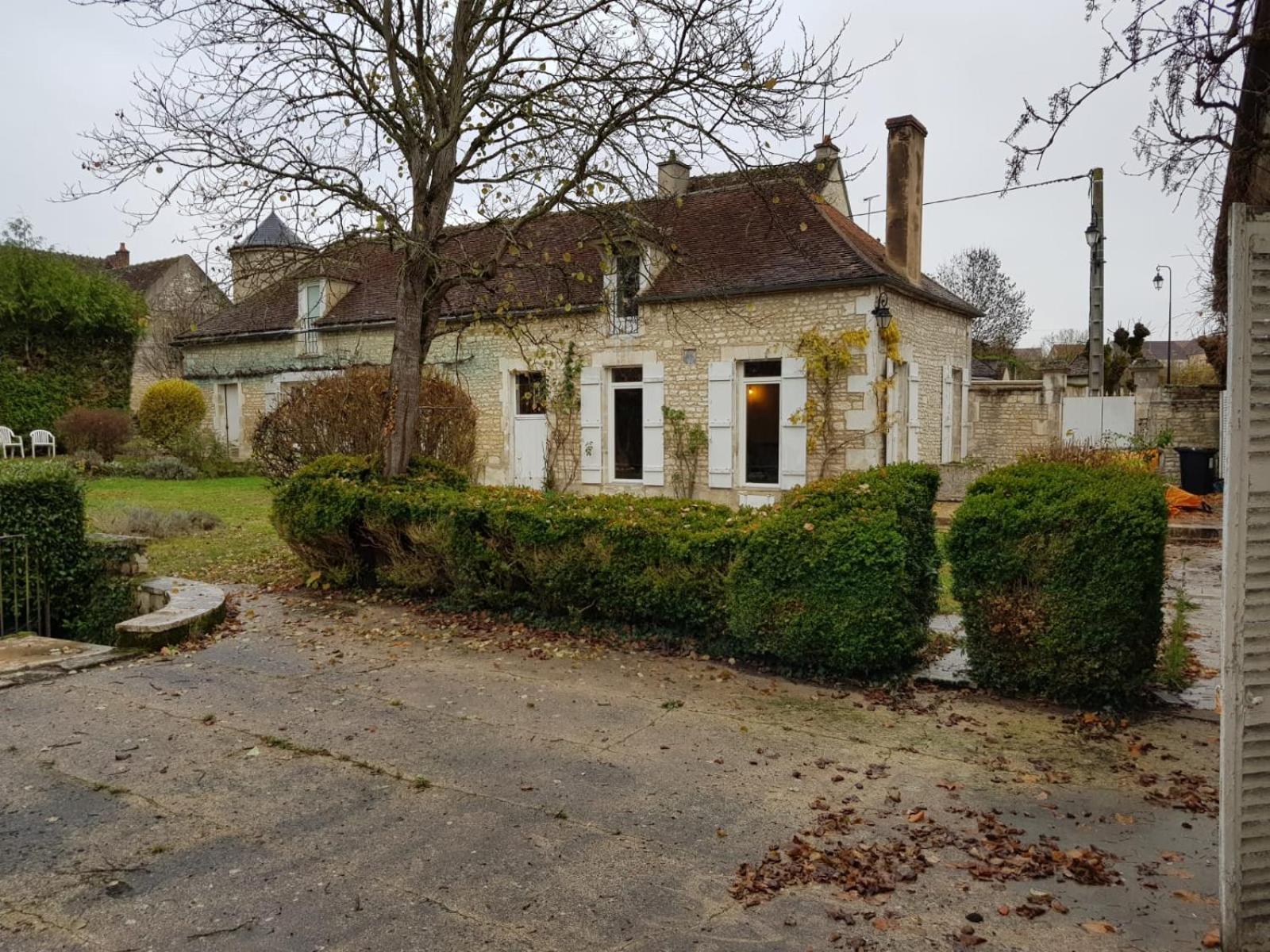 Les Oiseaux De Passage Bed & Breakfast Escolives-Sainte-Camille Bagian luar foto